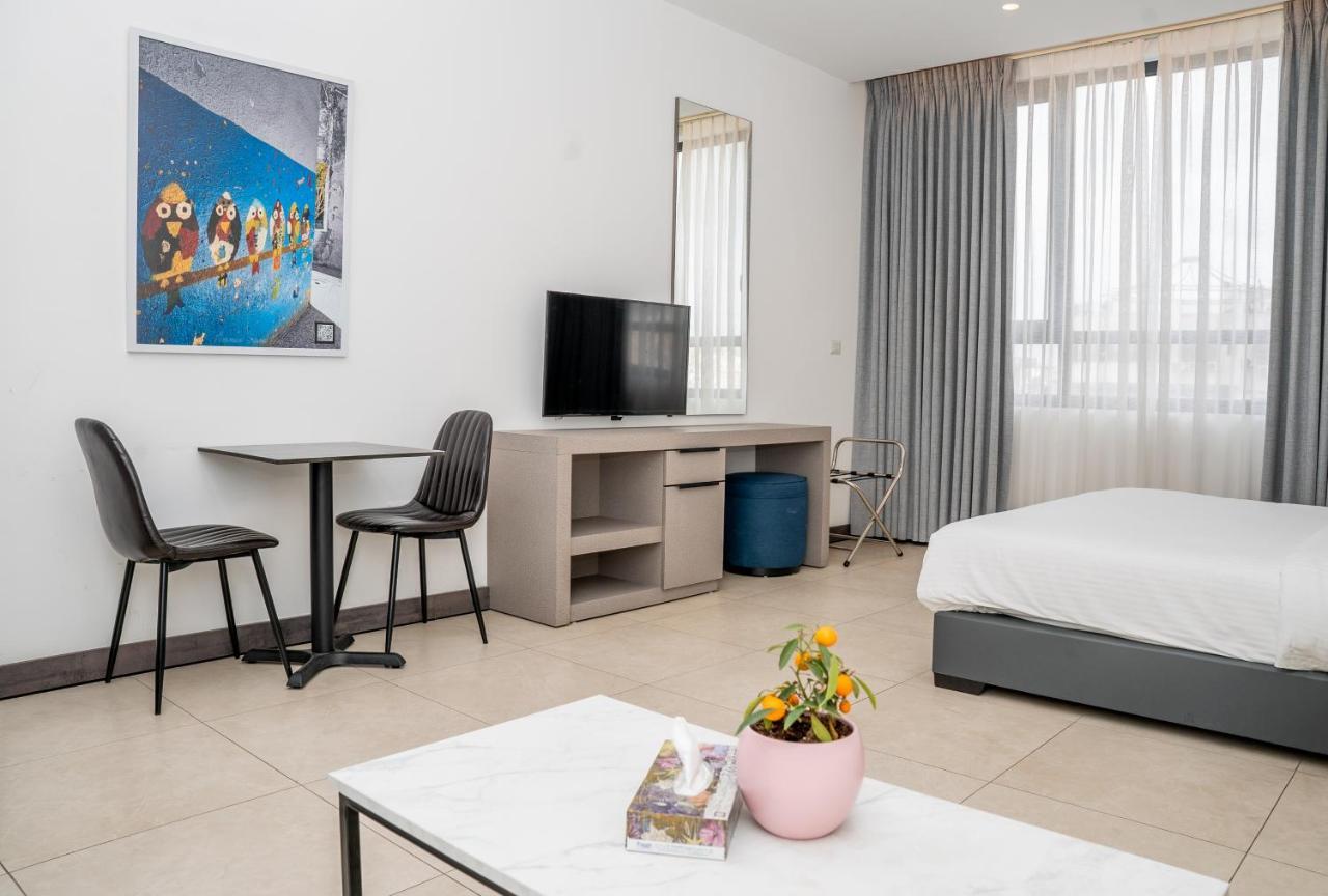 Liv Weibdeh Hotel Suites Amman Exterior photo