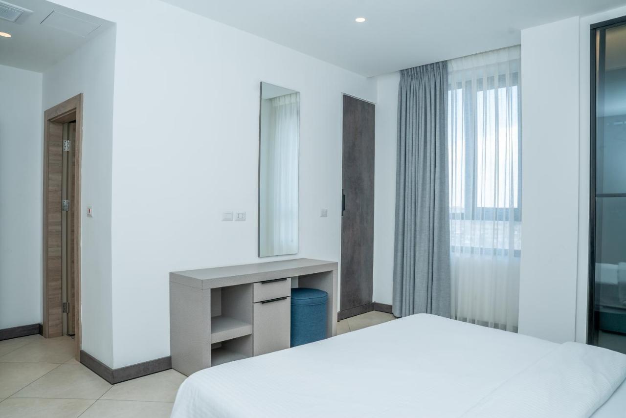 Liv Weibdeh Hotel Suites Amman Exterior photo