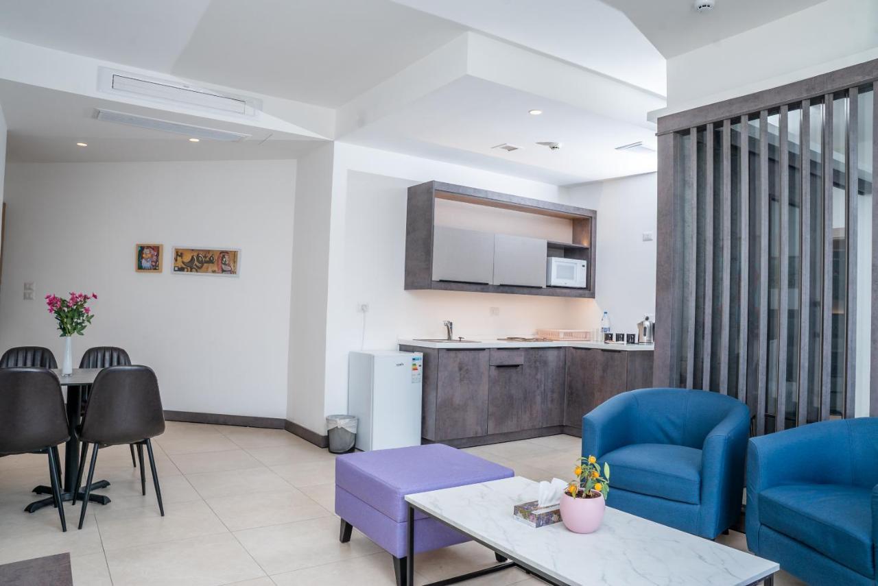 Liv Weibdeh Hotel Suites Amman Exterior photo