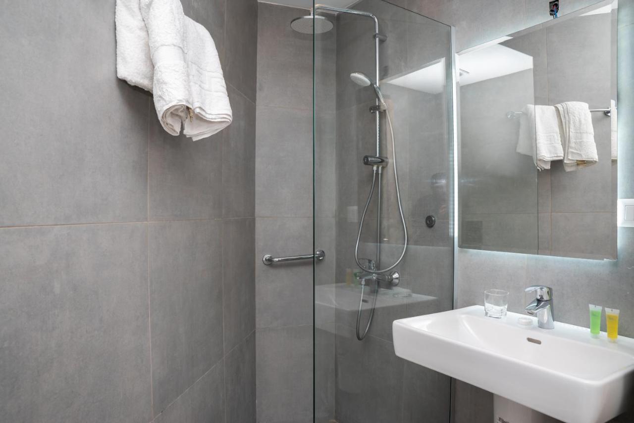 Liv Weibdeh Hotel Suites Amman Exterior photo