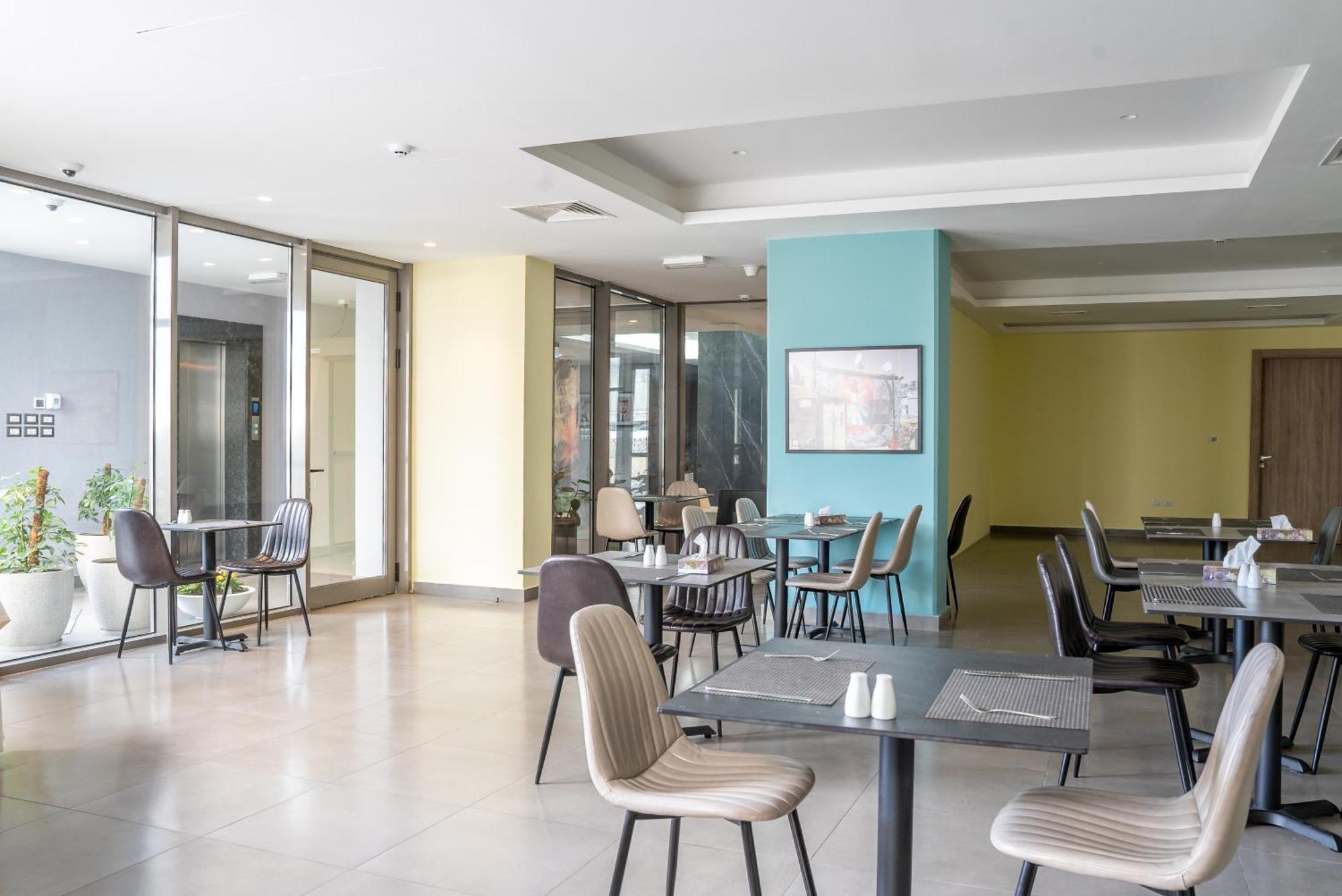 Liv Weibdeh Hotel Suites Amman Exterior photo