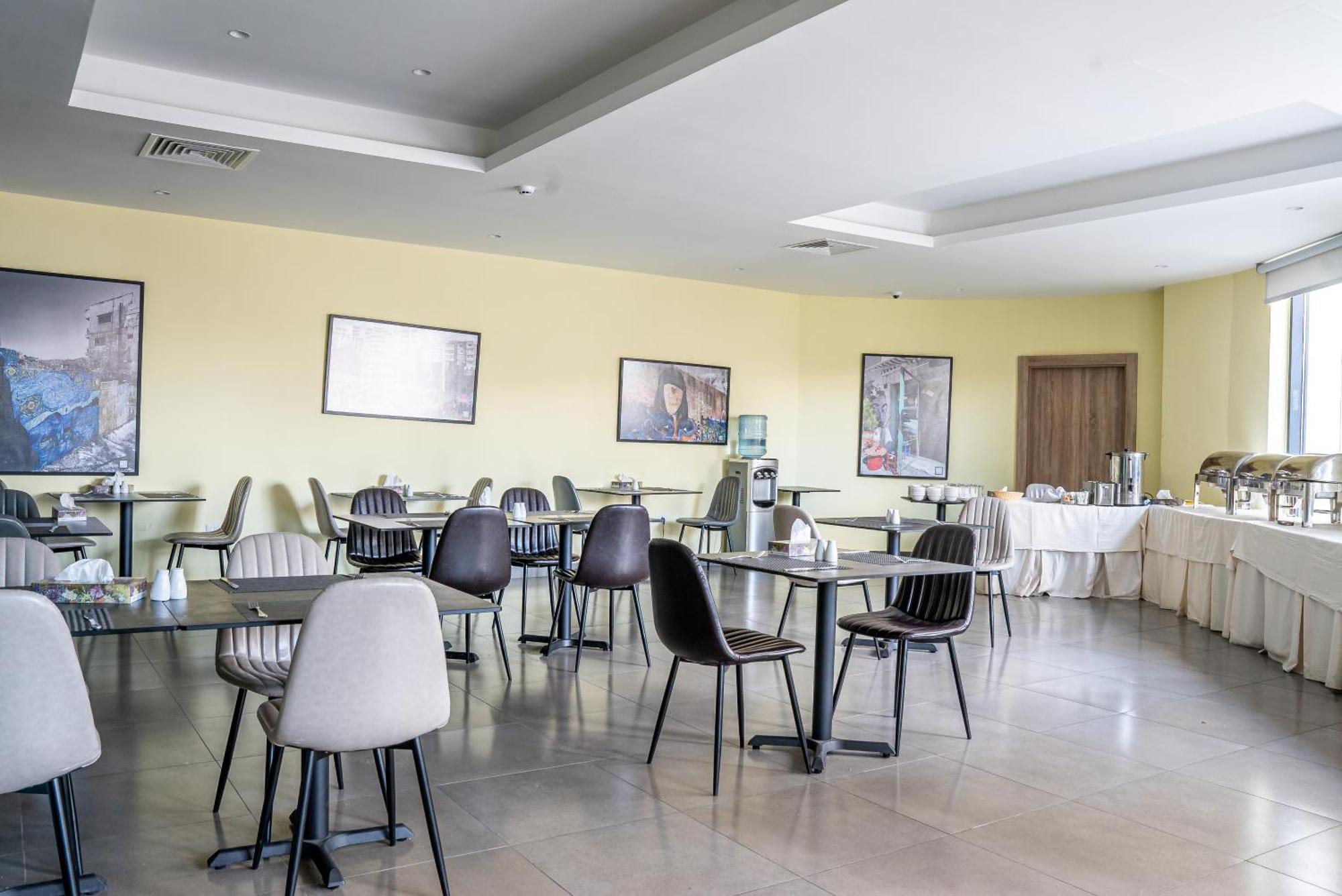 Liv Weibdeh Hotel Suites Amman Exterior photo